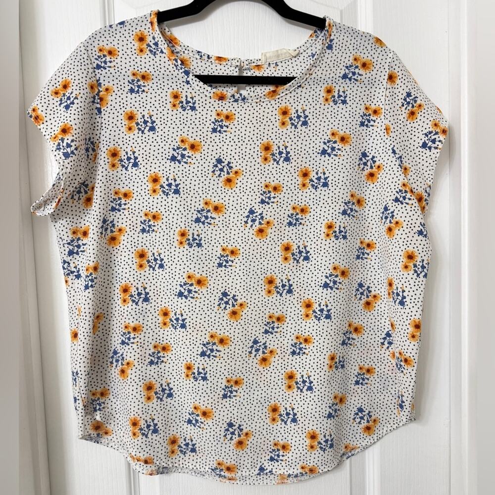 Tiffany & Grey women's petite floral and polka dot short-sleeve blouse Size PXL
